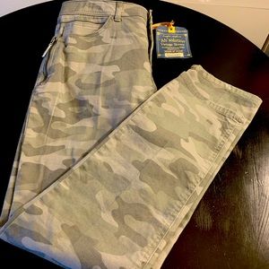Democracy Camouflage Print Jeans
“Brand New” Size: 10